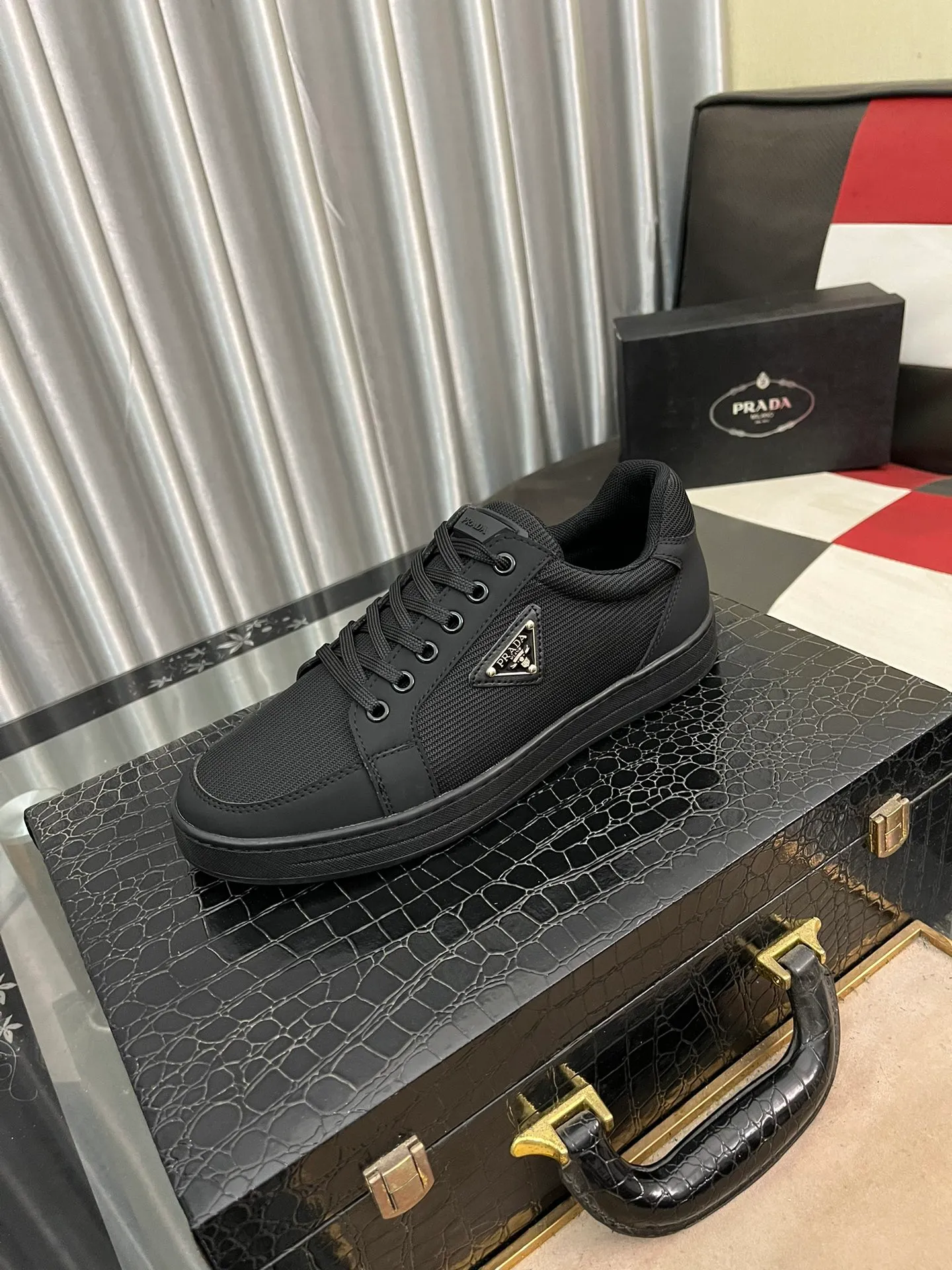Men's shoes 💰420⌚️⌚️【PRADA】Prada - High-end quality casual sports shoes - Upper: calf leather shoe body with branded metal fasteners, - Inner lining: breathable leather lining - Outsole: ultra-light TPU foam·rubber; molded outsole -Super high quality control·Fine workmanship: highlighted (high-end·luxury·grade) -Size: 38-443️⃣Colors available